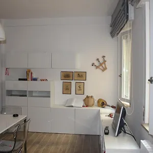 https://a-casa-e-pepe-lovely-flat-in-the-heart-of-naples.hotels-amalfi.com