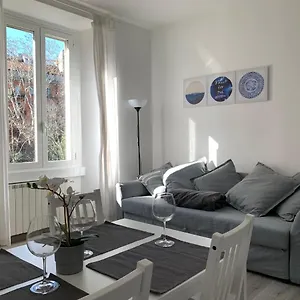 https://esclusivo-trilocale-nel-cuore-di-porta-venezia.italymilanhotels.net