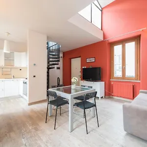 https://altido-cozy-flat-for-8-people-on-3-levels.italymilanhotels.net